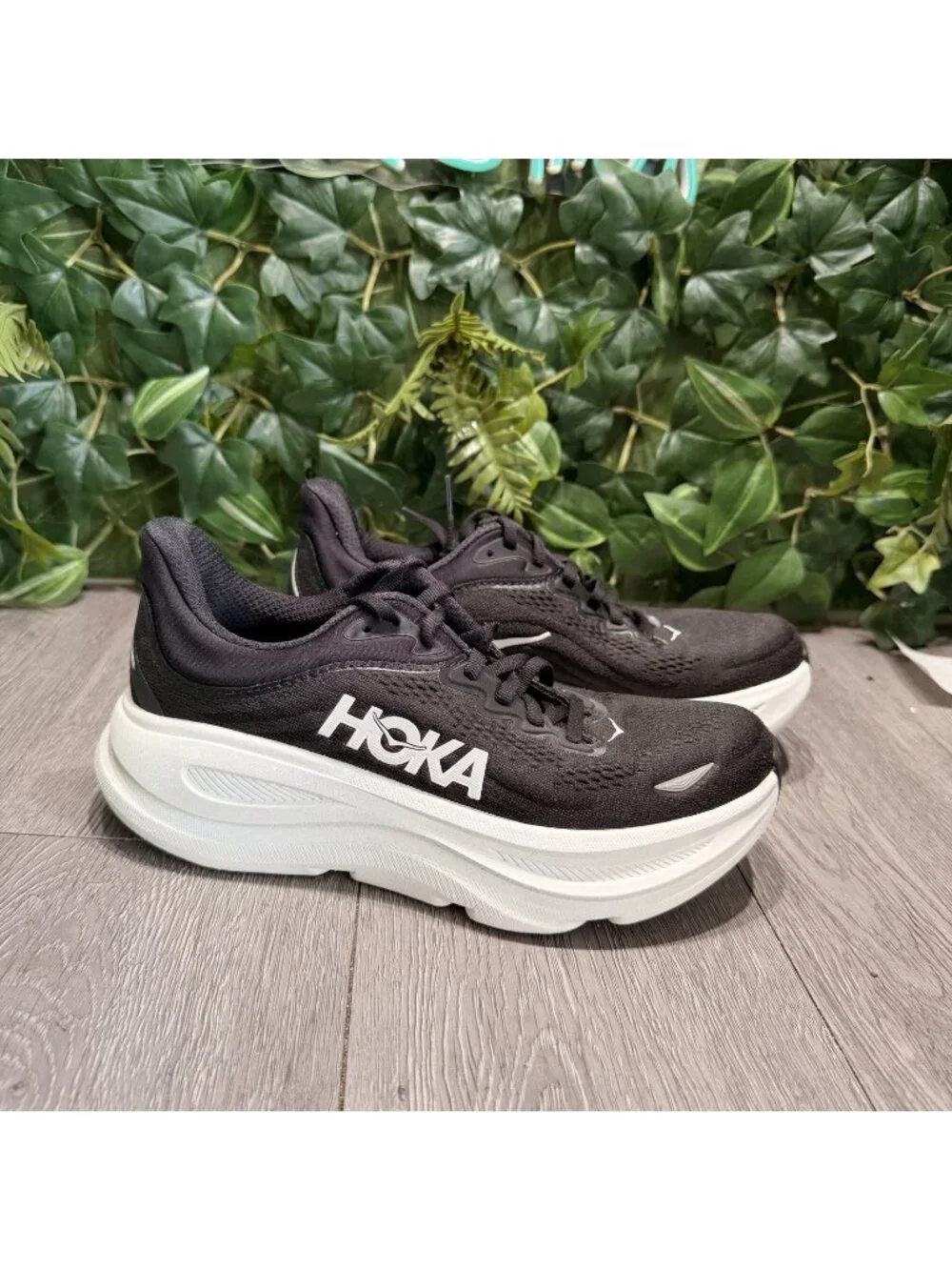 Hoka One One Bondi 9 Women's 7 B Running Shoes Black White High Cushioned